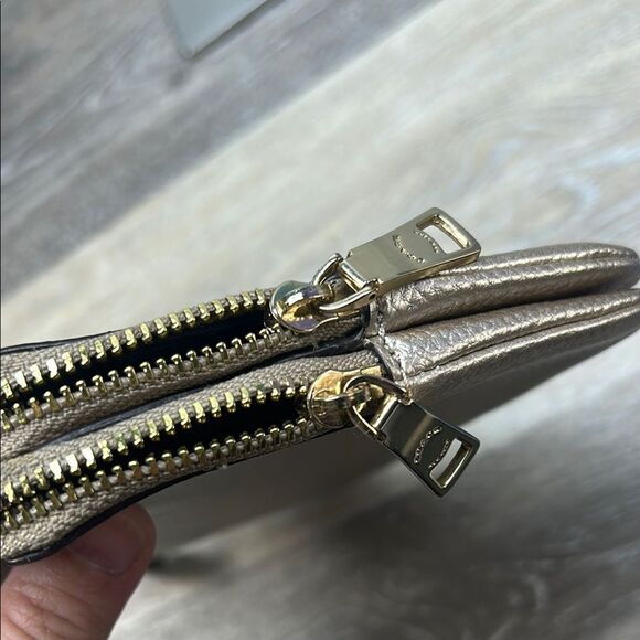 Coach pale gold Leather large Wristlet Clutch - Picture 13 of 13